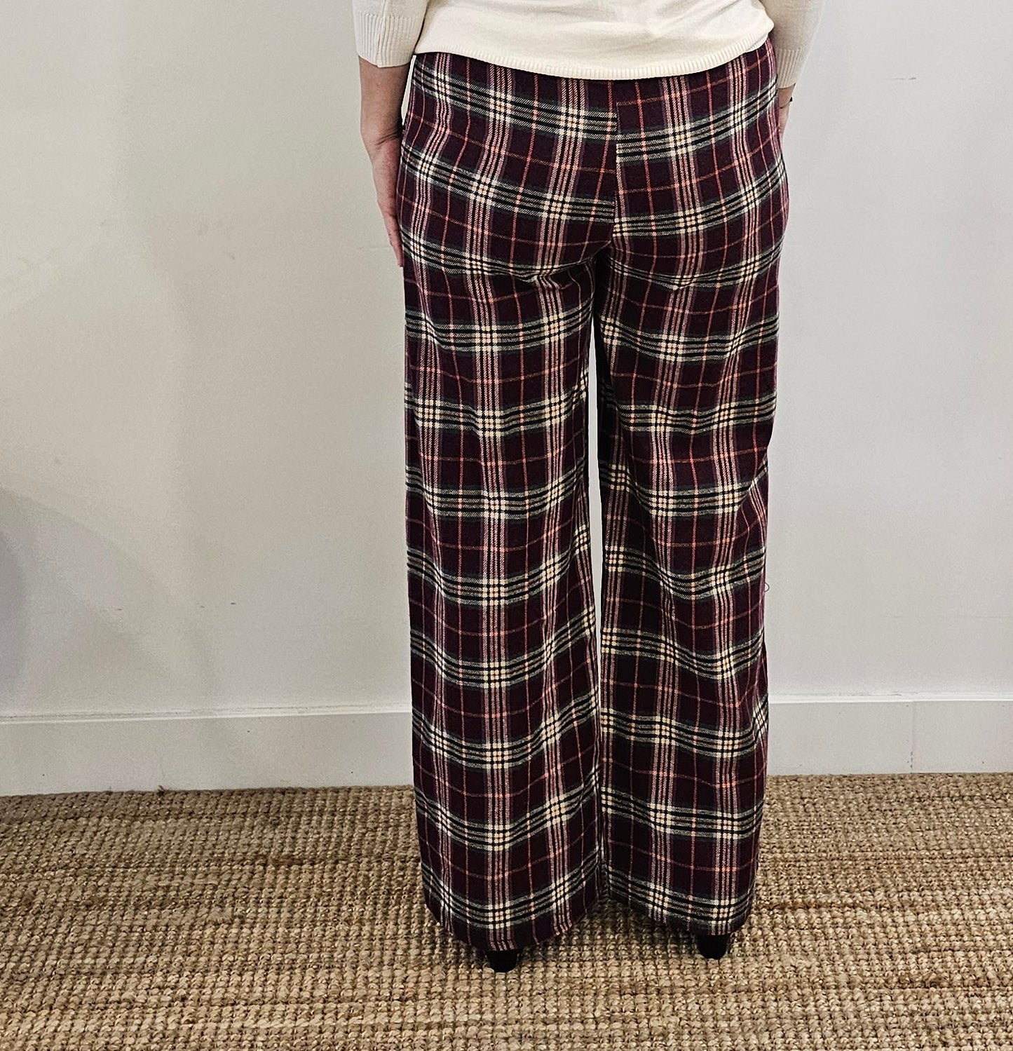 PANTALÓN CUADROS BURDEOS