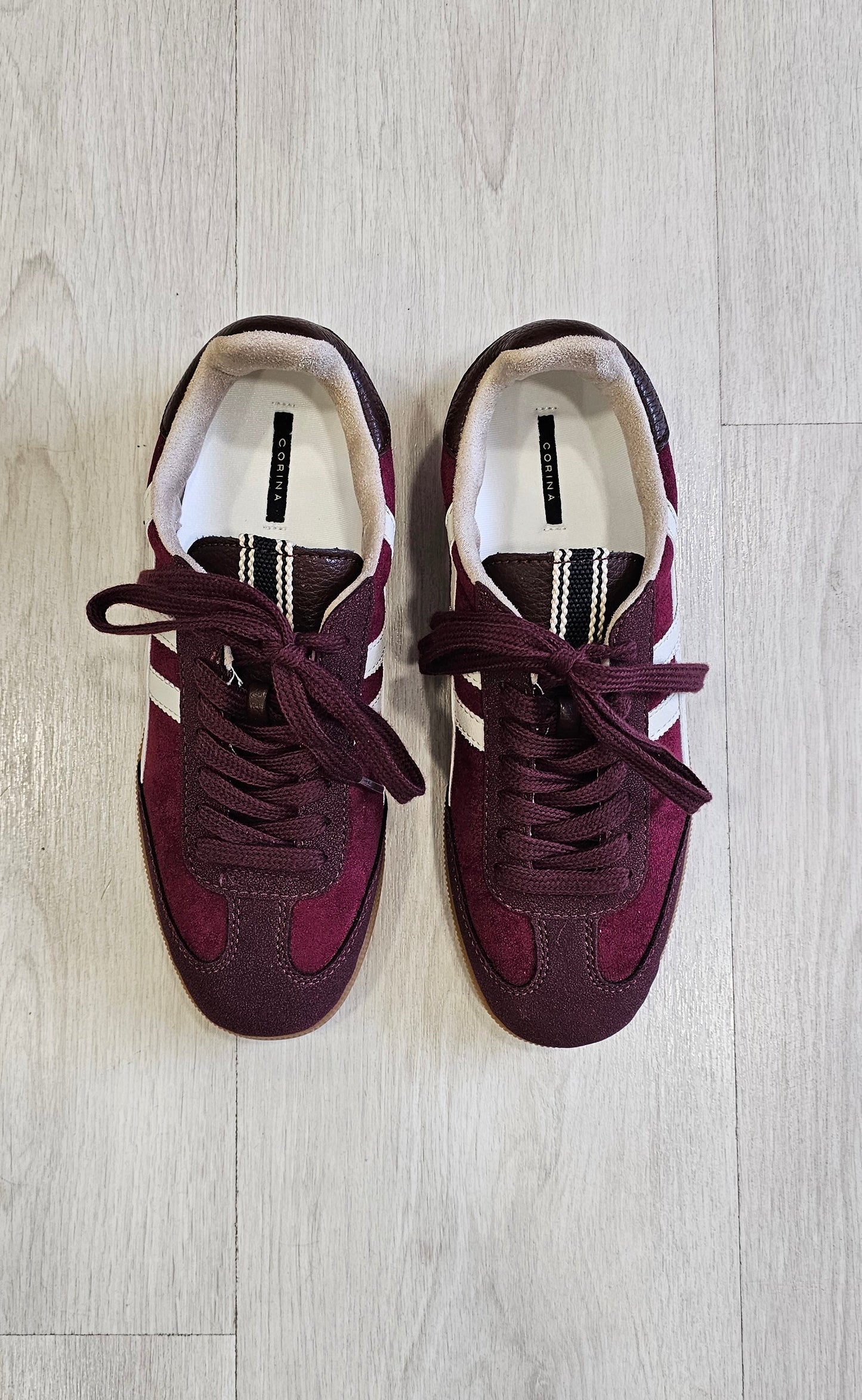 ZAPATILLA RETRO BURDEOS