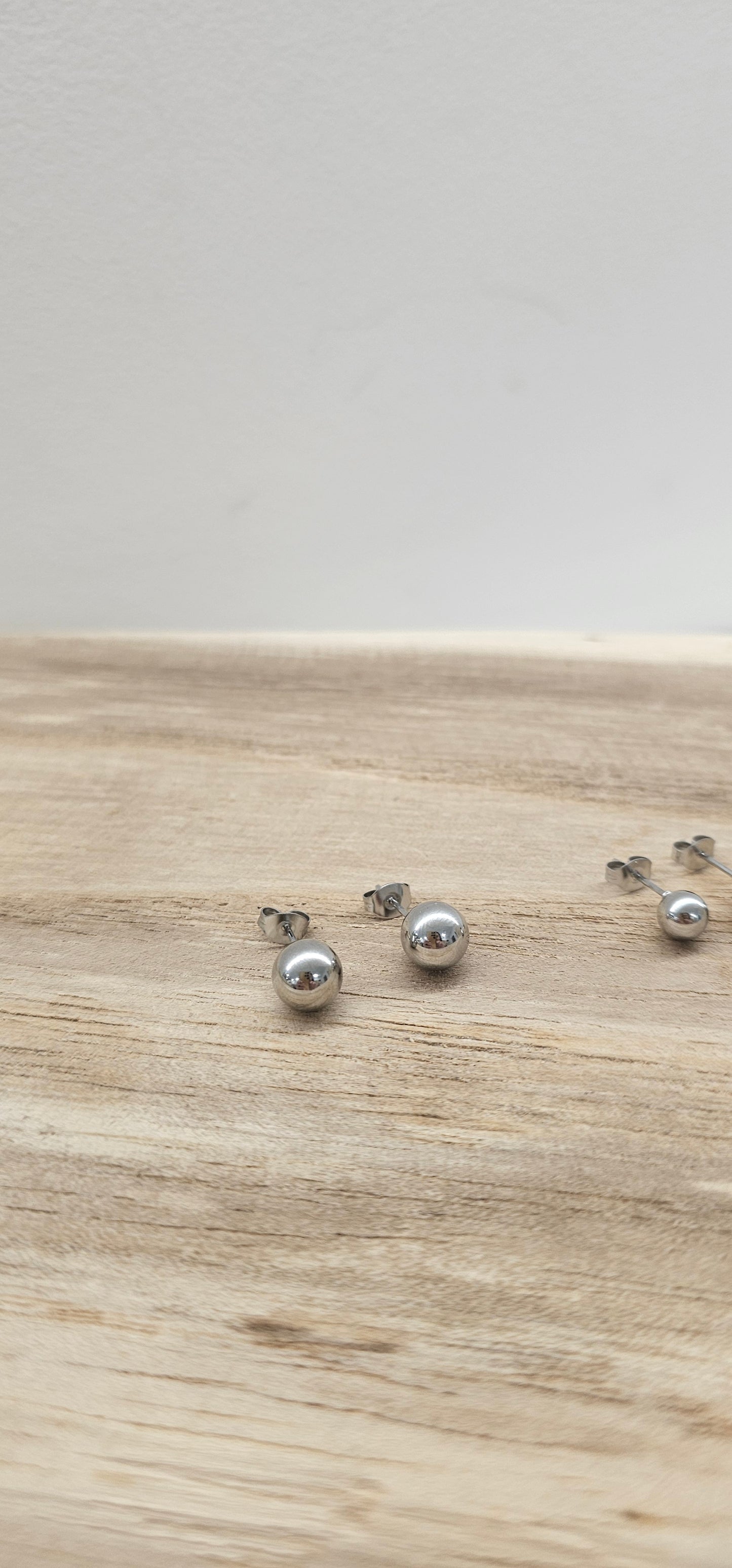 PENDIENTE BOLITA PLATA