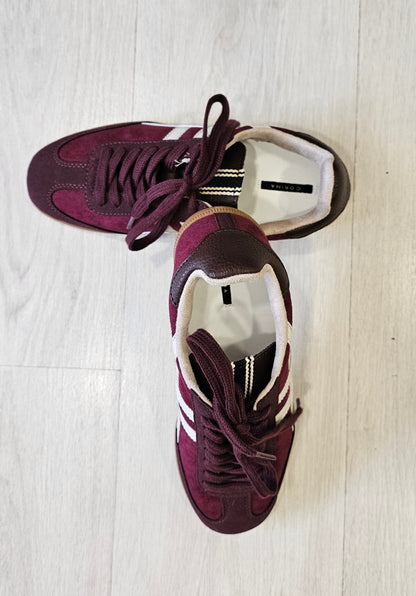 ZAPATILLA RETRO BURDEOS