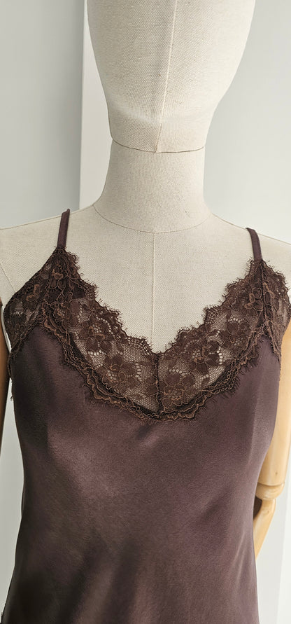 TOP LENCERO ASIMÉTRICO CHOCO