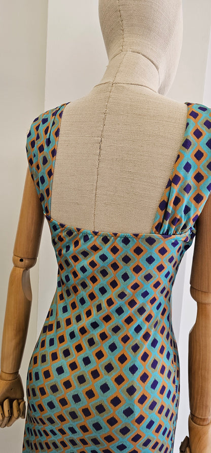 VESTIDO COMILLAS