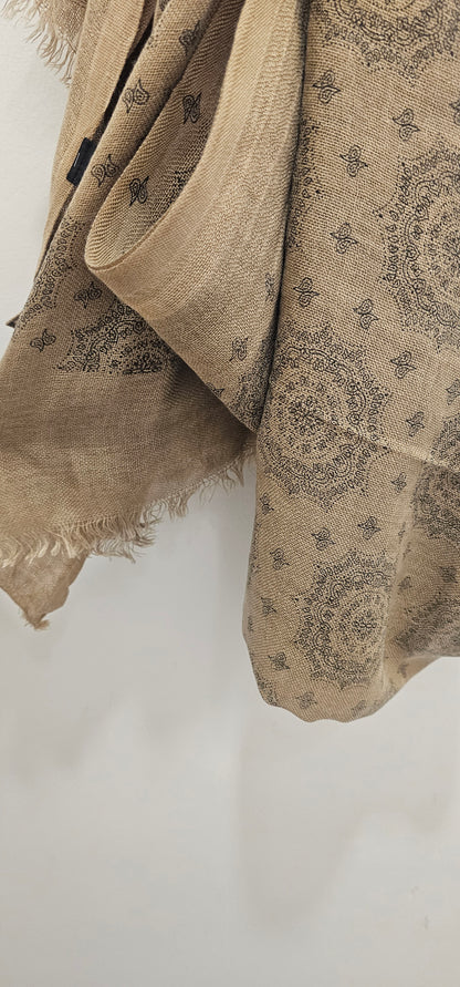 PAÑUELO PASLEY GRIS CAMEL (copia)