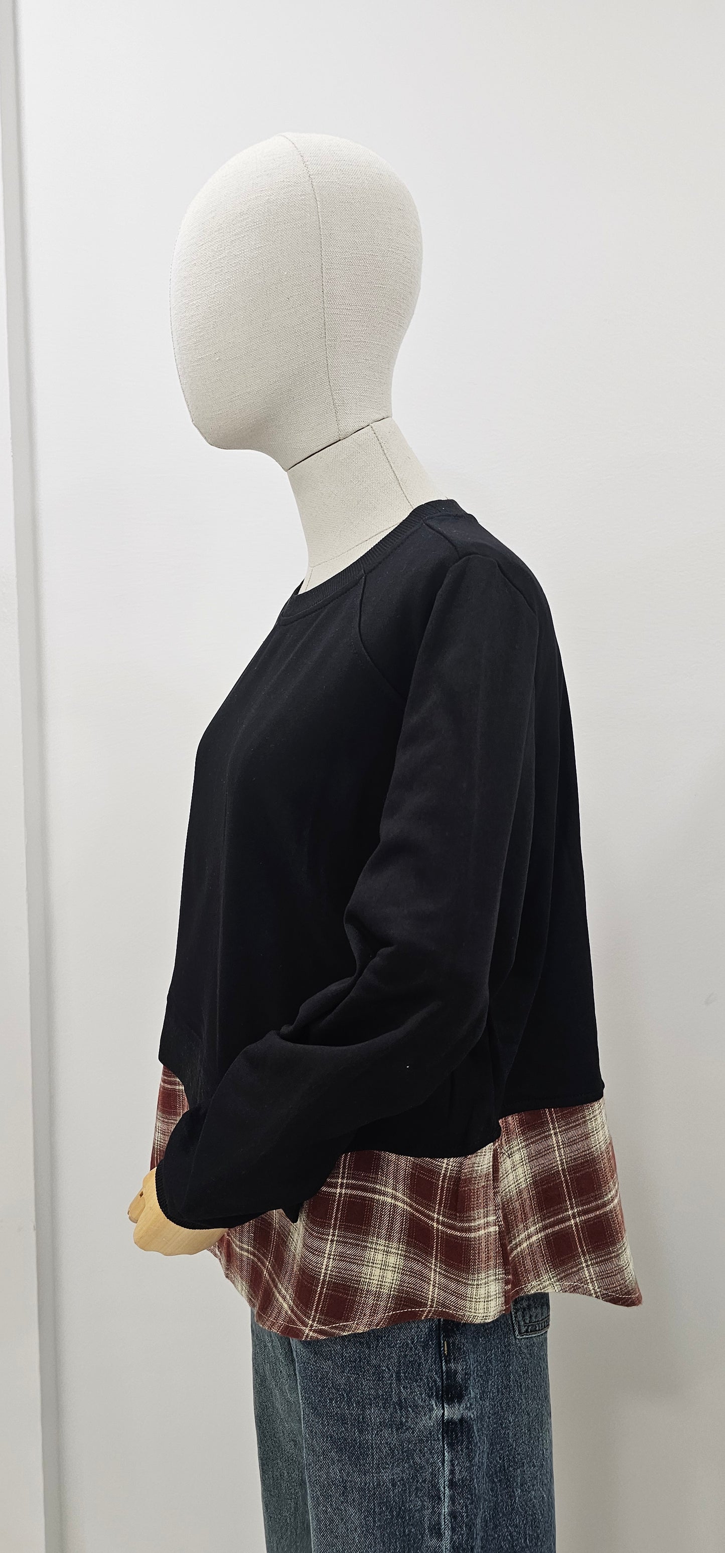 SUDADERA NEGRA