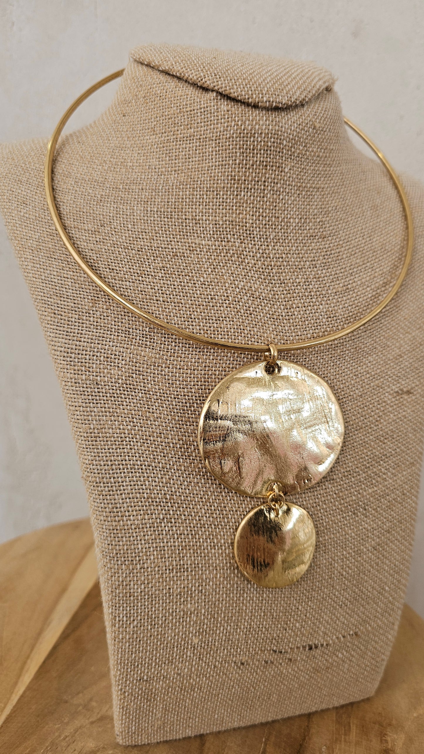 COLLAR