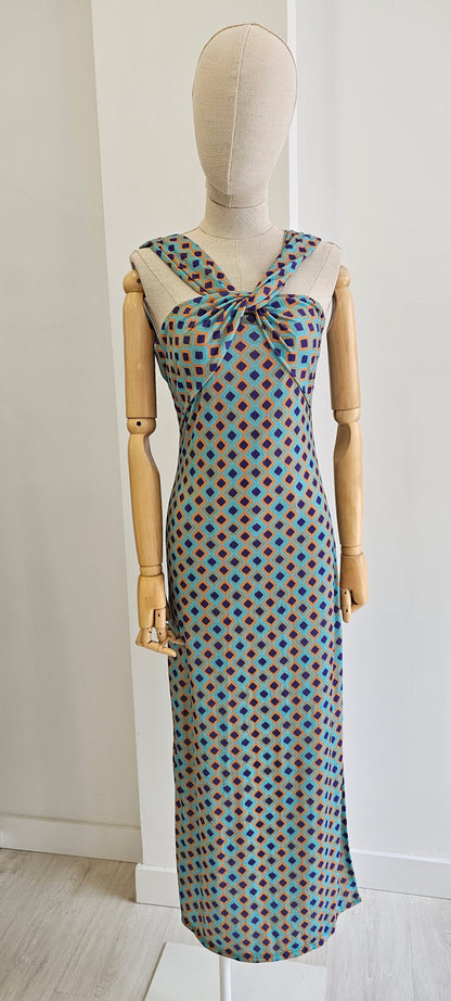 VESTIDO COMILLAS