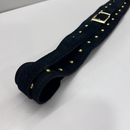 CINTURÓN PIEL TACHAS