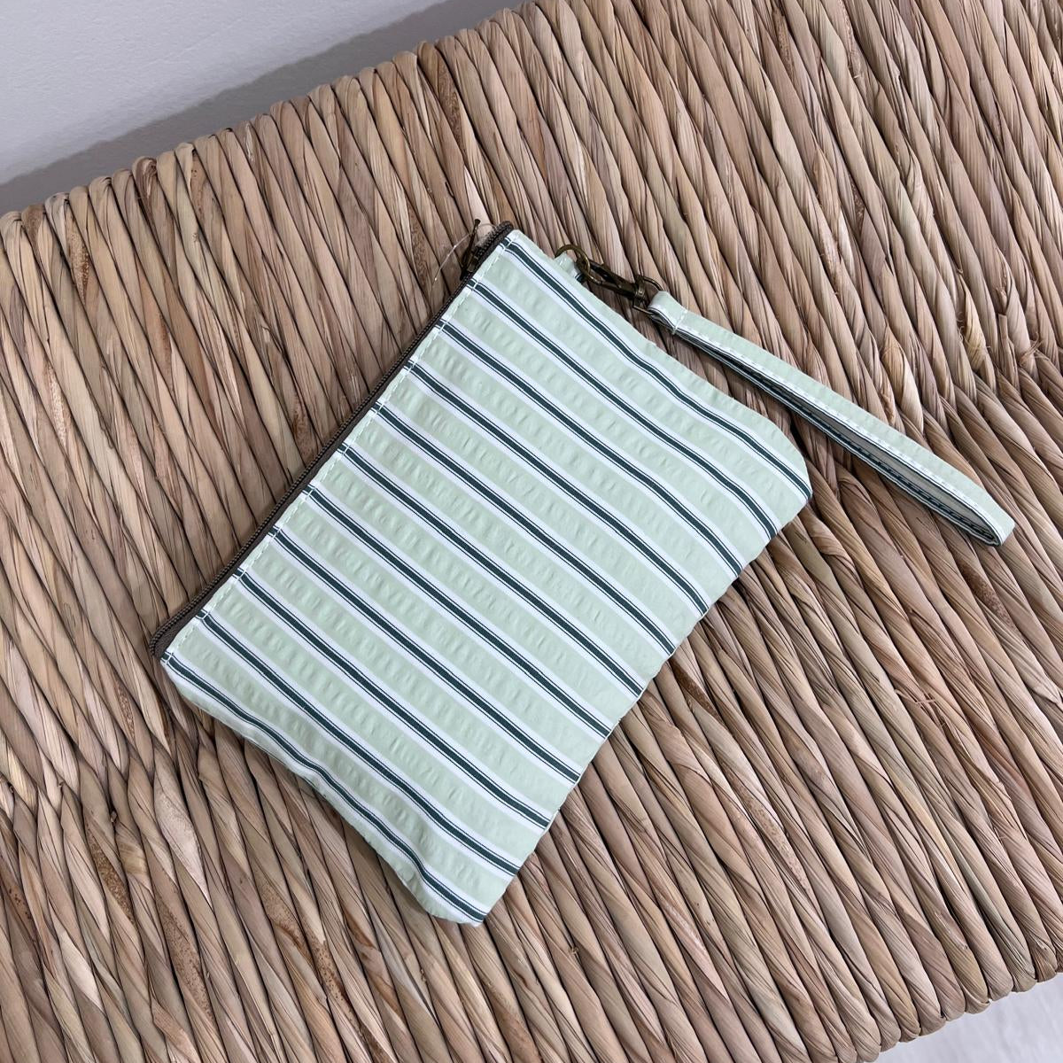 BOLSO Y NECESERES VERDE
