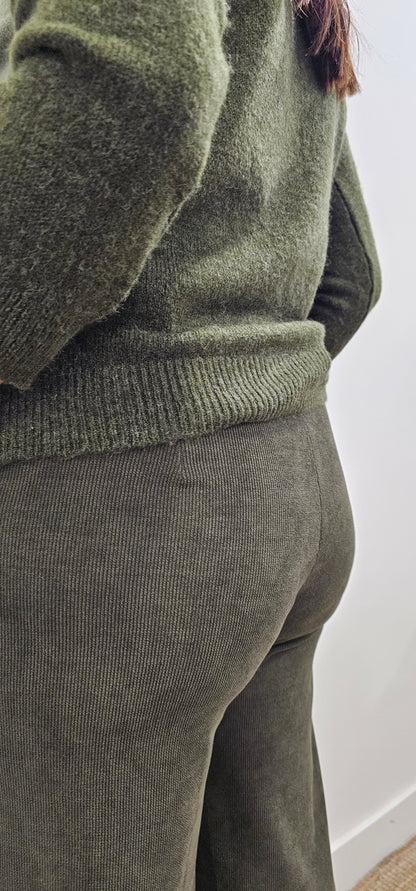 PANTALÓN MICROPANA VERDE