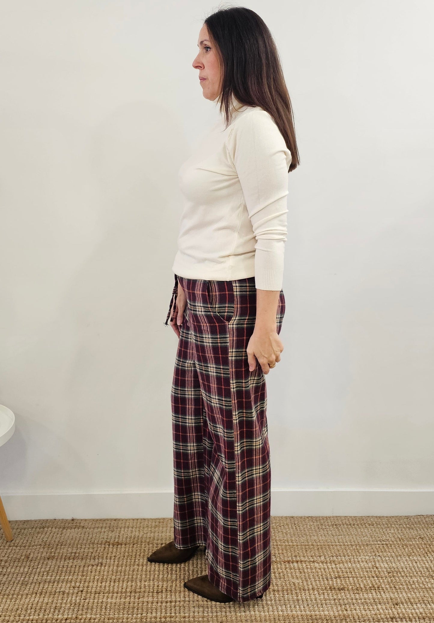 PANTALÓN CUADROS BURDEOS