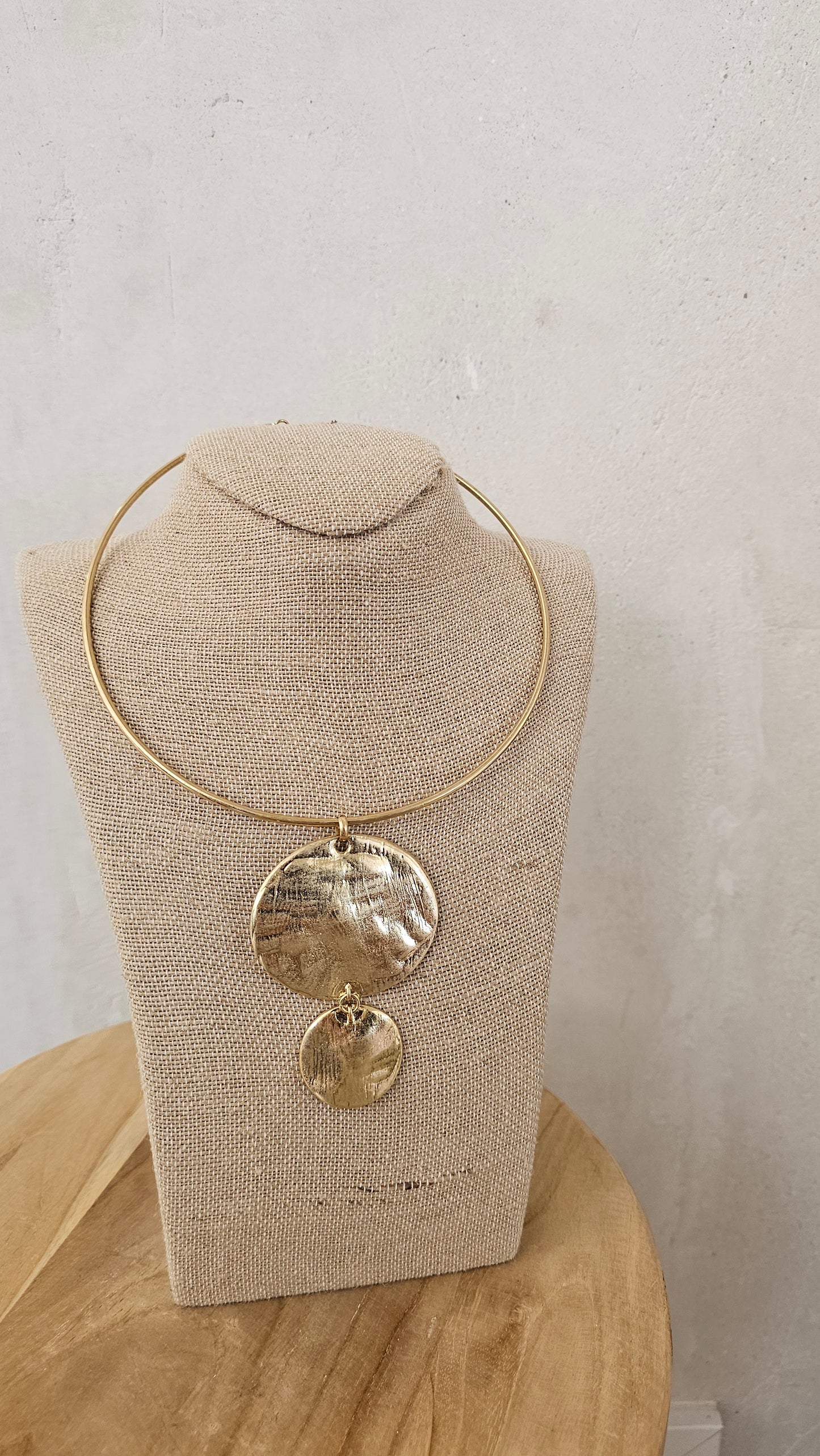COLLAR